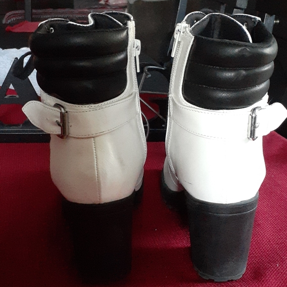 Mia booties - Picture 4 of 10